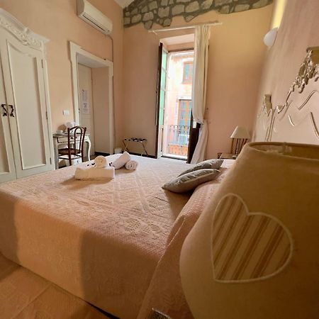 Corso 41 Hotel Bosa Bagian luar foto