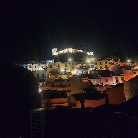 Corso 41 Hotel Bosa Bagian luar foto