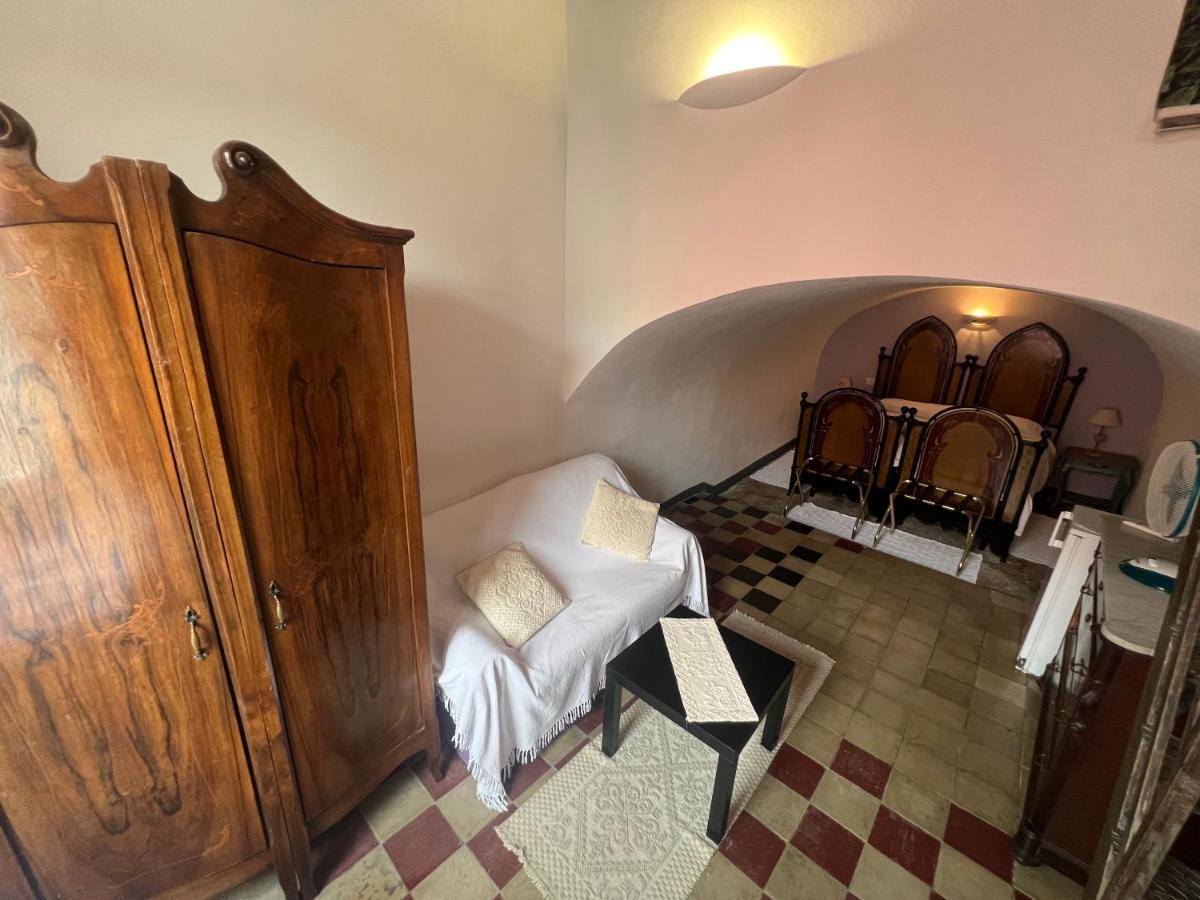 Corso 41 Hotel Bosa Bagian luar foto