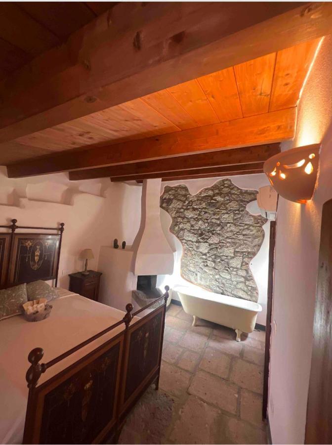 Corso 41 Hotel Bosa Bagian luar foto