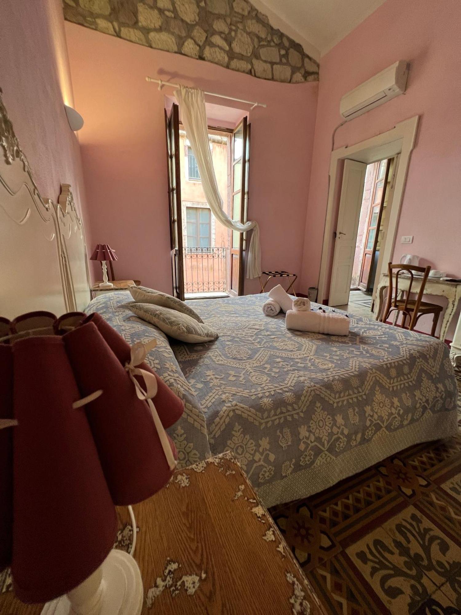 Corso 41 Hotel Bosa Bagian luar foto