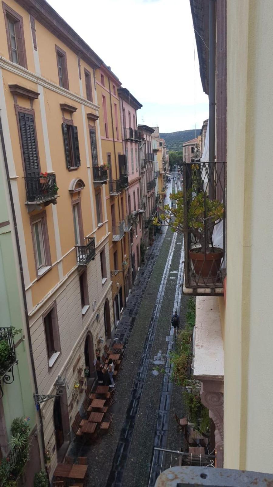 Corso 41 Hotel Bosa Bagian luar foto